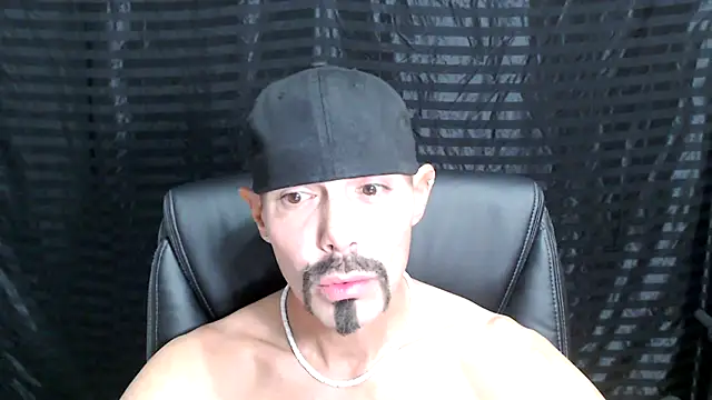 Snapshot of ThickD2C chatting on January 3, 2025, 7:50 pm ThickD2C online show from January 3, 2025, 7:50 pm