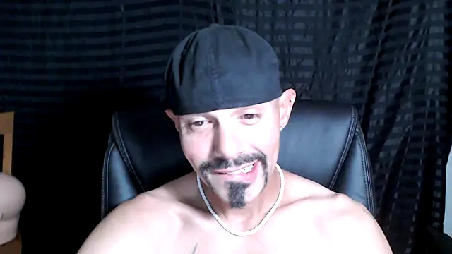 Snapshot of ThickD2C chatting on February 15, 2025, 5:39 pm ThickD2C online show from February 15, 2025, 5:39 pm