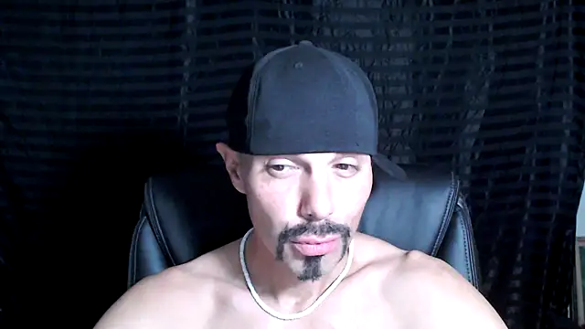 Snapshot of ThickD2C chatting on January 25, 2025, 10:18 pm ThickD2C online show from January 25, 2025, 10:18 pm