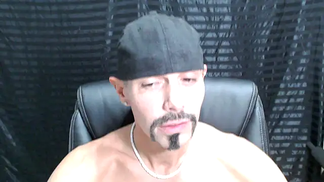 Snapshot of ThickD2C chatting on December 13, 2024, 7:32 pm ThickD2C online show from December 13, 2024, 7:32 pm