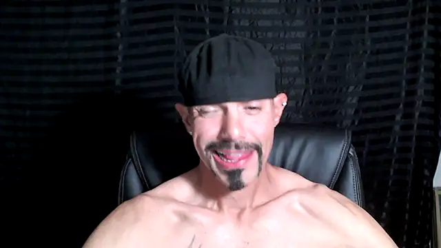Snapshot of ThickD2C chatting on February 9, 2025, 6:37 pm ThickD2C online show from February 9, 2025, 6:37 pm