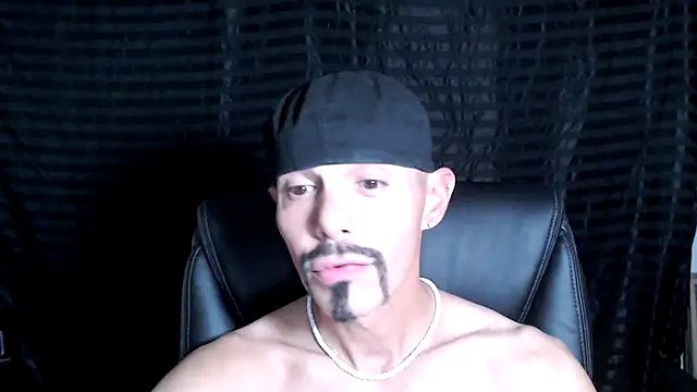 Snapshot of ThickD2C chatting on January 26, 2025, 7:52 pm ThickD2C online show from January 26, 2025, 7:52 pm