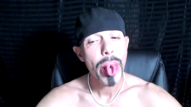 Snapshot of ThickD2C chatting on January 29, 2025, 1:16 am ThickD2C online show from January 29, 2025, 1:16 am