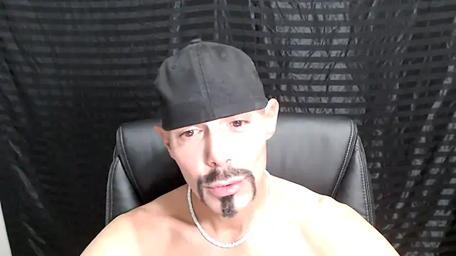 Snapshot of ThickD2C chatting on December 30, 2024, 7:32 pm ThickD2C online show from December 30, 2024, 7:32 pm