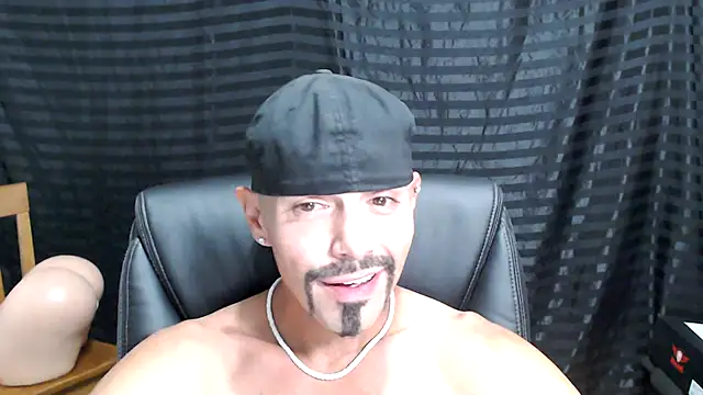 Snapshot of ThickD2C chatting on March 2, 2025, 7:52 pm ThickD2C online show from March 2, 2025, 7:52 pm