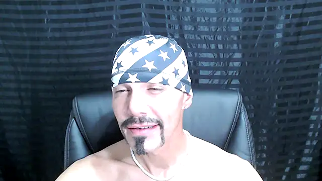 Snapshot of ThickD2C chatting on January 23, 2025, 2:02 am ThickD2C online show from January 23, 2025, 2:02 am