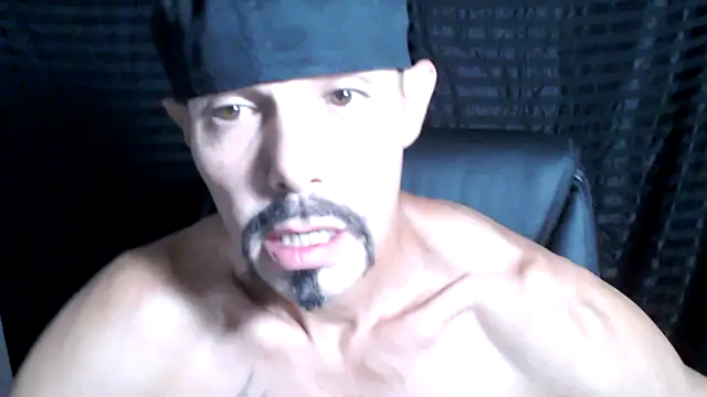 Snapshot of ThickD2C chatting on March 22, 2025, 10:37 pm ThickD2C online show from March 22, 2025, 10:37 pm