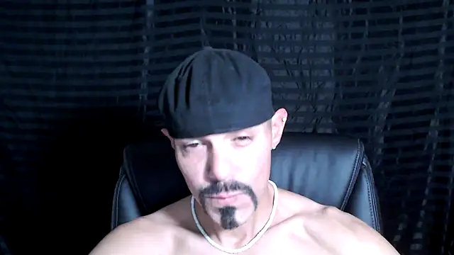 Snapshot of ThickD2C chatting on January 31, 2025, 6:14 pm ThickD2C online show from January 31, 2025, 6:14 pm
