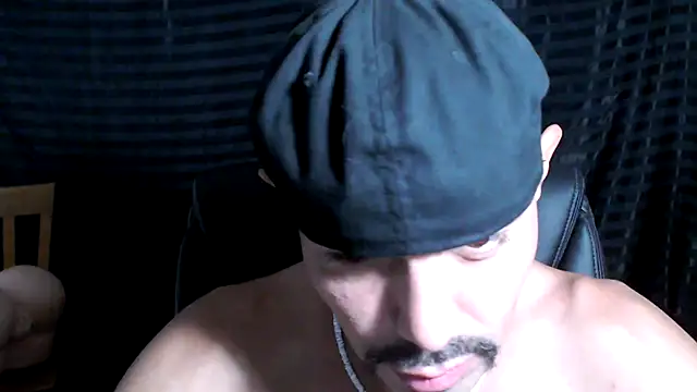 Snapshot of ThickD2C chatting on March 8, 2025, 2:34 am ThickD2C online show from March 8, 2025, 2:34 am