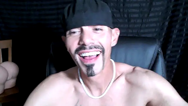 Snapshot of ThickD2C chatting on February 20, 2025, 6:35 pm ThickD2C online show from February 20, 2025, 6:35 pm