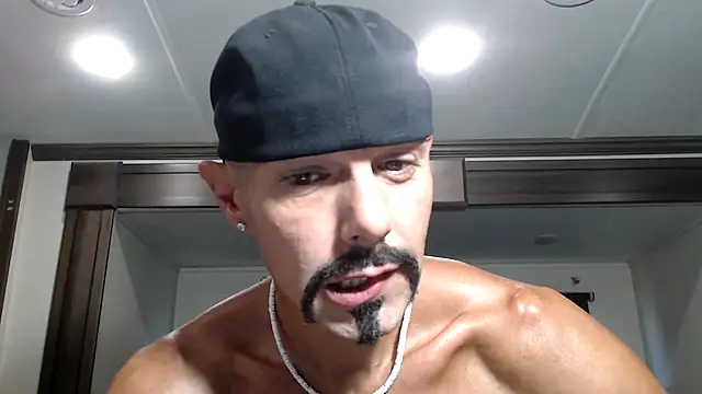 Snapshot of ThickD2C chatting on September 9, 2025, 5:00 pm ThickD2C online show from September 9, 2025, 5:00 pm