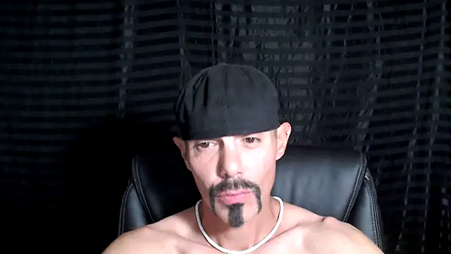 Snapshot of ThickD2C chatting on February 10, 2025, 9:04 pm ThickD2C online show from February 10, 2025, 9:04 pm