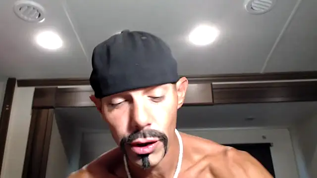 ThickD2C online show from October 24, 2025, 10:31 pm