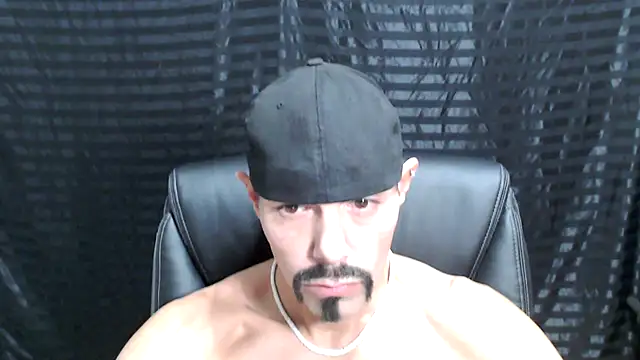 Snapshot of ThickD2C chatting on December 19, 2024, 5:40 pm ThickD2C online show from December 19, 2024, 5:40 pm