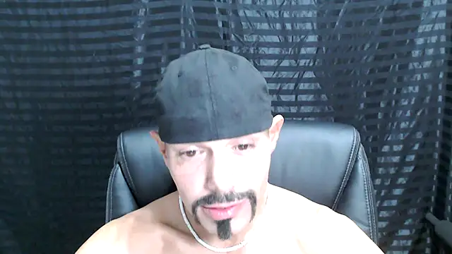 Snapshot of ThickD2C chatting on December 27, 2024, 5:48 pm ThickD2C online show from December 27, 2024, 5:48 pm