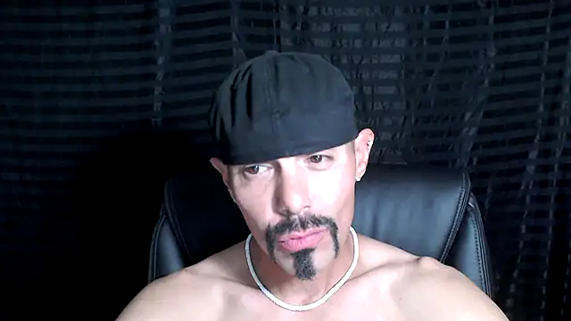 Snapshot of ThickD2C chatting on February 11, 2025, 12:49 am ThickD2C online show from February 11, 2025, 12:49 am