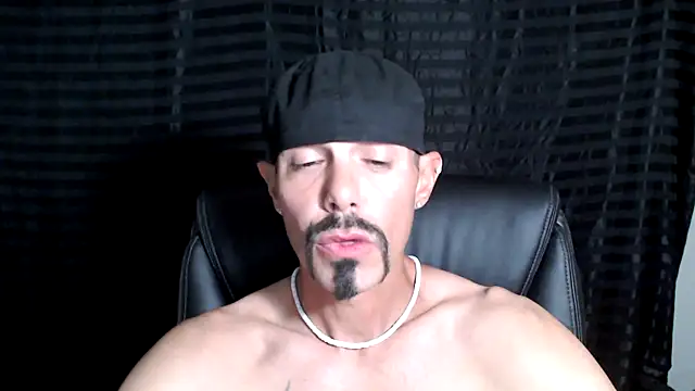 Snapshot of ThickD2C chatting on February 13, 2025, 5:33 pm ThickD2C online show from February 13, 2025, 5:33 pm