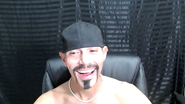 Snapshot of ThickD2C chatting on January 2, 2025, 6:12 pm ThickD2C online show from January 2, 2025, 6:12 pm
