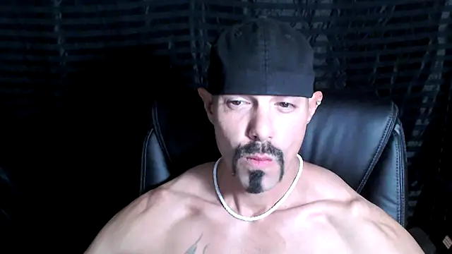 Snapshot of ThickD2C chatting on January 4, 2025, 9:41 pm ThickD2C online show from January 4, 2025, 9:41 pm