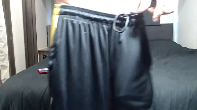 Snapshot of ThickD2C chatting on September 25, 2025, 8:04 pm ThickD2C online show from September 25, 2025, 8:04 pm