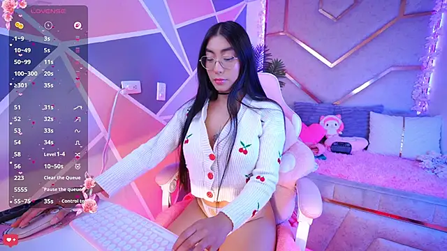 Snapshot of shanon- chatting on January 12, 2026, 11:31 pm shanon- online show from January 12, 2026, 11:31 pm