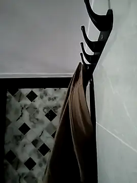 SimplyKarthik09 online show from December 3, 2025, 5:41 am