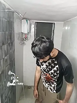 Snapshot of SimplyKarthik09 chatting on November 3, 2025, 4:10 pm SimplyKarthik09 online show from November 3, 2025, 4:10 pm