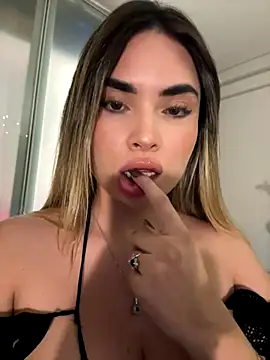 AnaCarrera online show from November 30, 2025, 5:14 pm