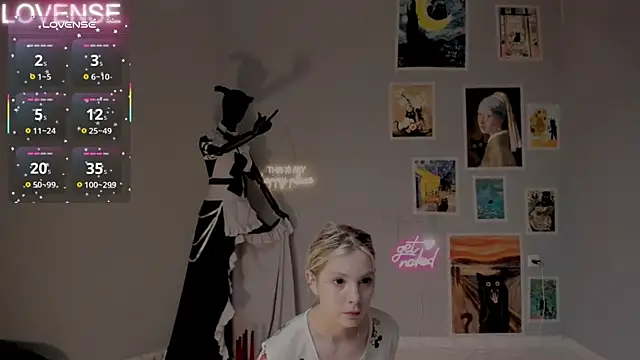 Snapshot of Careful_i_bite chatting on October 6, 2025, 6:03 am Careful i bite online show from October 6, 2025, 6:03 am