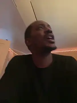 Makeyoucumallover online show from March 4, 2026, 10:28 pm