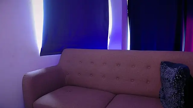 Snapshot of Liam_V chatting on November 23, 2025, 5:23 pm Liam V online show from November 23, 2025, 5:23 pm