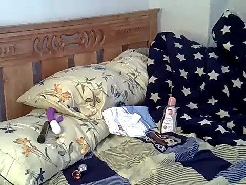 purplescarlet online show from January 12, 2026, 1:40 pm