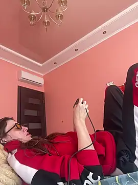 Flossy Vettie online show from March 1, 2026, 11:54 am