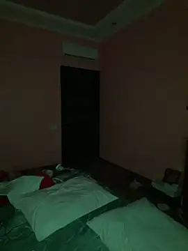 Flossy Vettie online show from April 3, 2026, 3:24 am