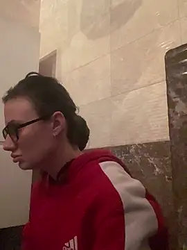 Flossy Vettie online show from April 17, 2026, 1:25 pm