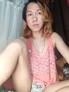 cute boytoy0221 online show from February 4, 2026, 3:51 pm