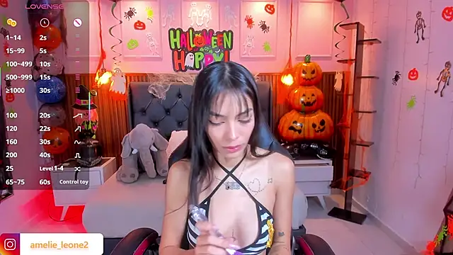 Snapshot of AMELIELEONE chatting on October 14, 2025, 12:28 pm AMELIELEONE online show from October 14, 2025, 12:28 pm