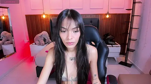 Snapshot of AMELIELEONE chatting on November 10, 2025, 12:32 pm AMELIELEONE online show from November 10, 2025, 12:32 pm