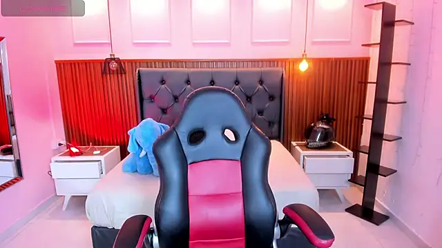 Snapshot of AMELIELEONE chatting on September 16, 2025, 12:28 pm AMELIELEONE online show from September 16, 2025, 12:28 pm