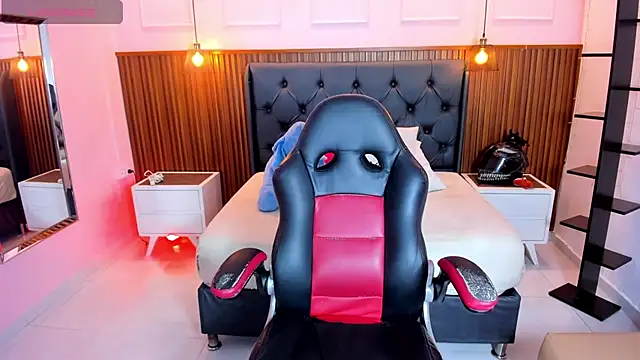 AMELIELEONE online show from February 10, 2026, 12:26 pm