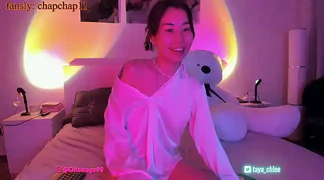 ChloeTayaa online show from January 26, 2025, 5:02 pm
