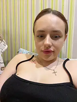 Lisaaan online show from April 13, 2026, 4:33 pm