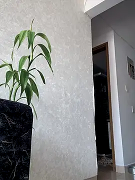 DulceLenns online show from September 11, 2025, 6:08 pm