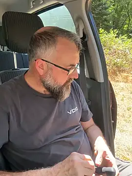 Snapshot of jim470 chatting on July 21, 2026, 2:40 pm jim470 online show from July 21, 2026, 2:40 pm