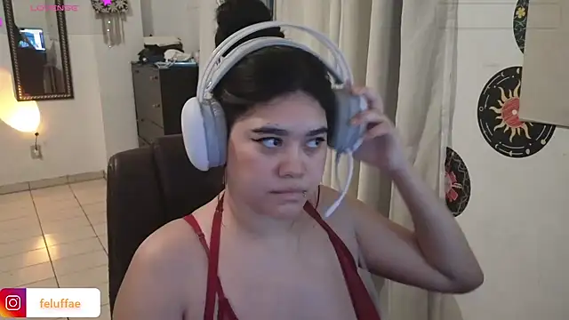 feluriana online show from November 18, 2025, 12:15 am