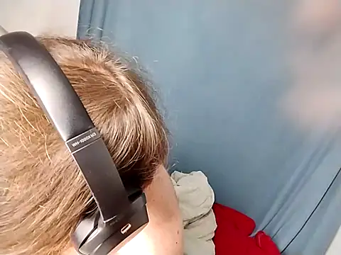 Snapshot of BlueEyedJason chatting on March 18, 2025, 8:50 am BlueEyedJason online show from March 18, 2025, 8:50 am