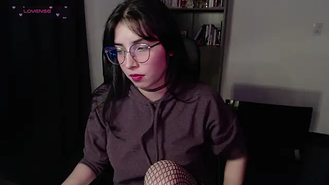 Snapshot of LemonsaD_ chatting on April 7, 2026, 10:11 pm LemonsaD online show from April 7, 2026, 10:11 pm