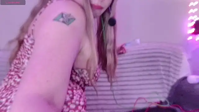 Snapshot of ScarletCarnal chatting on September 13, 2025, 11:38 pm ScarletCarnal online show from September 13, 2025, 11:38 pm