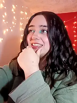 IvonneT online show from December 17, 2025, 1:54 am