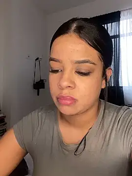 Snapshot of trianawhite chatting on January 10, 2025, 3:48 pm trianawhite online show from January 10, 2025, 3:48 pm